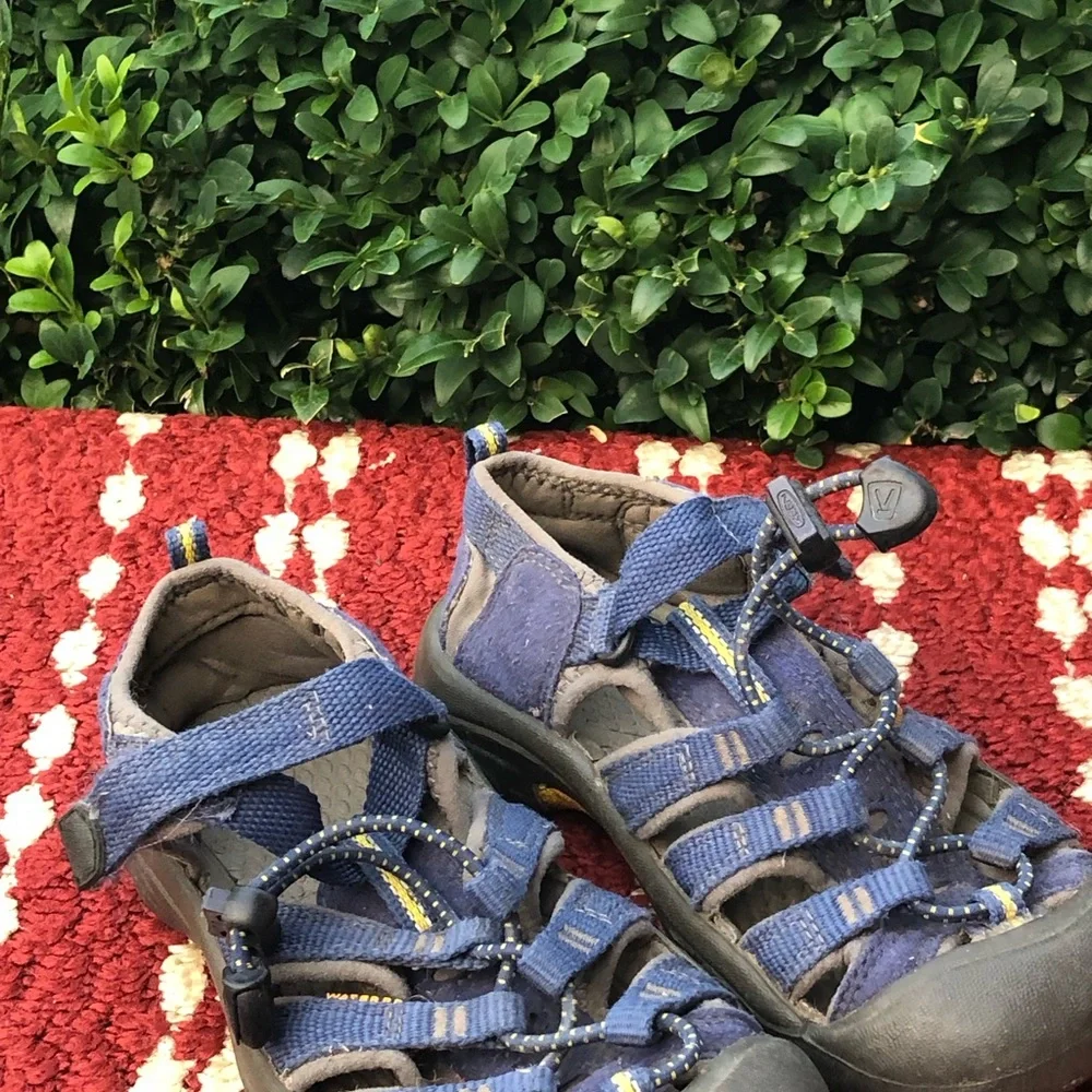 Keen Kids Boy’s Blue Outdoor Water Sport Sandals Size 12